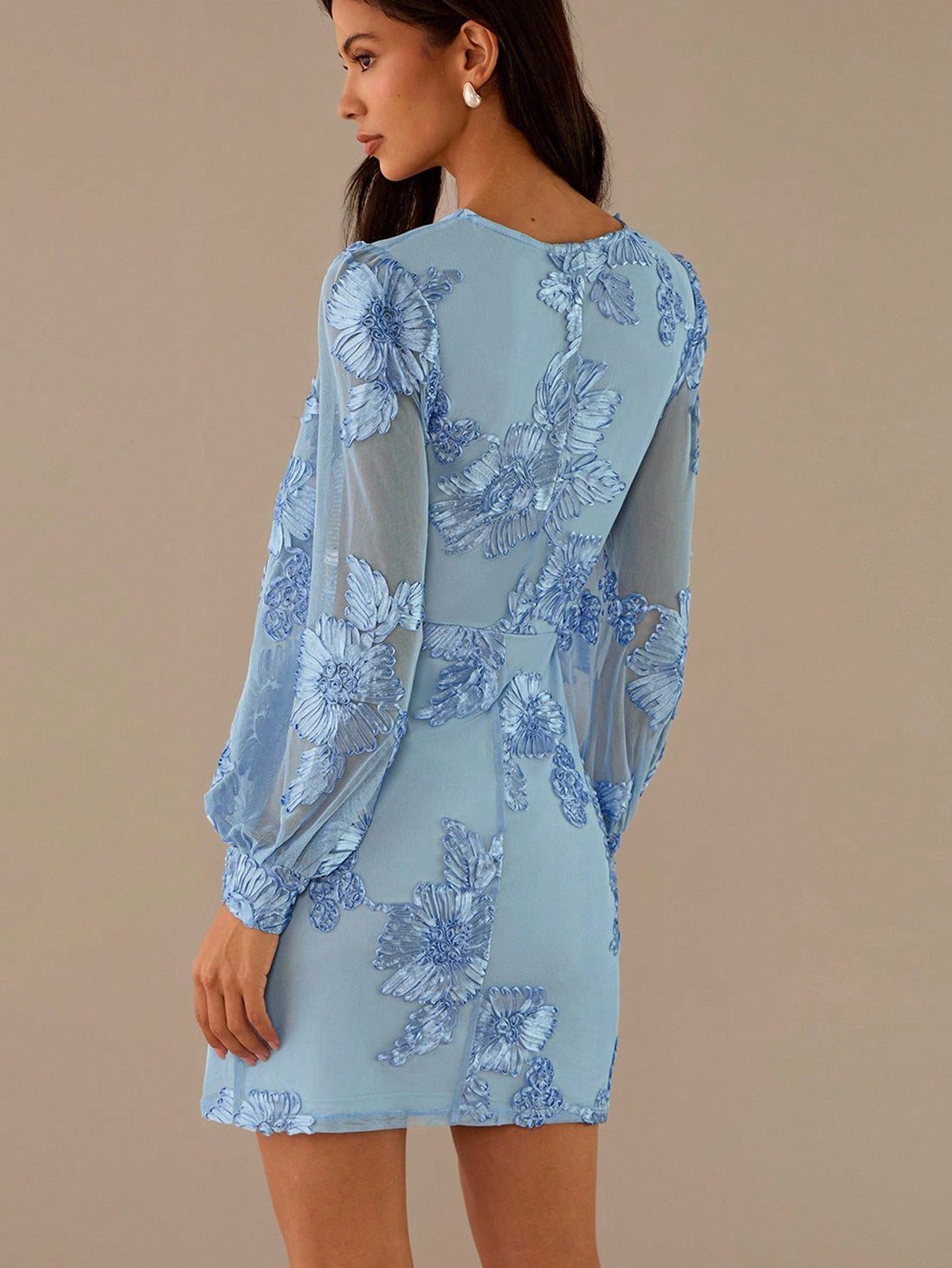 Step into a garden of style with this Elegant Long Sleeve Floral Jacquard Mesh Dress. The delicate blue puff sleeves add a whimsical touch, while the round neck keeps things sweet and simple. Crafted from textured jacquard mesh, it’s the perfect pick for twirling through your day or dazzling at a special event. Let your playful side bloom in this effortlessly chic dress!