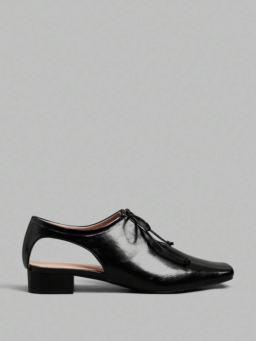 Step out in style and comfort with these flat loafers designed just for you! Whether you're running errands or meeting friends, these shoes add a playful touch to any outfit while keeping your feet happy all day long. Sleek, easy to slip on, and perfect for every occasion, they're your new go-to for casual cool.