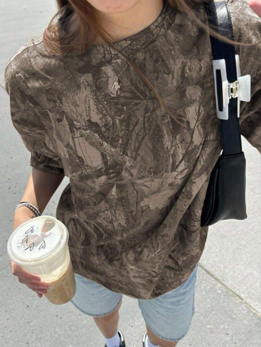 Image 4 - detail view of Trendy Women’s Casual Loose Camouflage Print Short Sleeve T-Shirt for Effortless Style