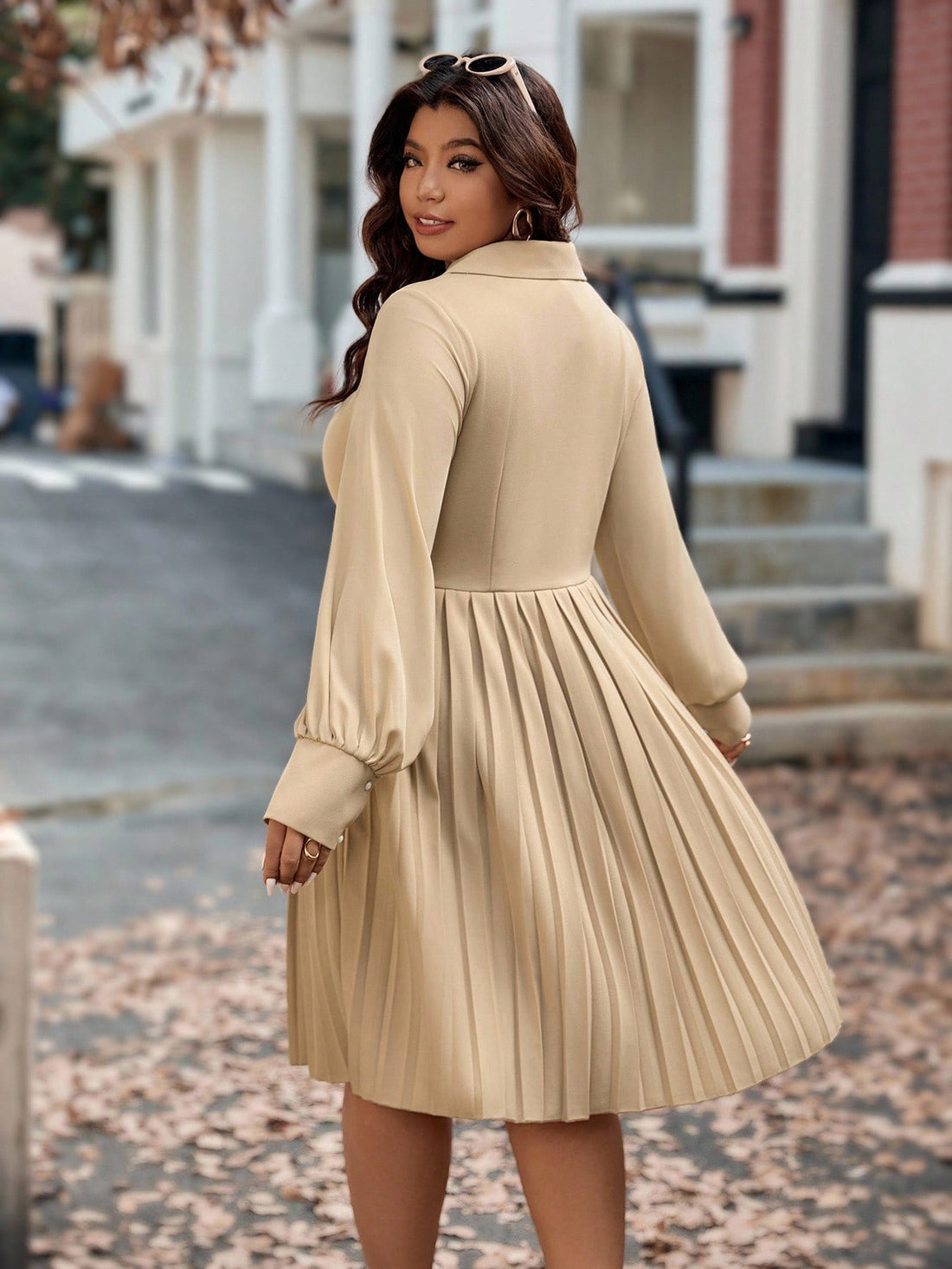 Step into fall with flair in this Chic Plus Size Chiffon Patchwork Suit Dress. Featuring a stylish lapel collar and a playful pleated hem, it’s designed to flatter your curves while keeping things fun and fresh. The lightweight chiffon adds a breezy touch, perfect for layering on crisp autumn days. Whether you're headed to the office or out for brunch, this dress brings effortless elegance and a splash of personality to your seasonal wardrobe.