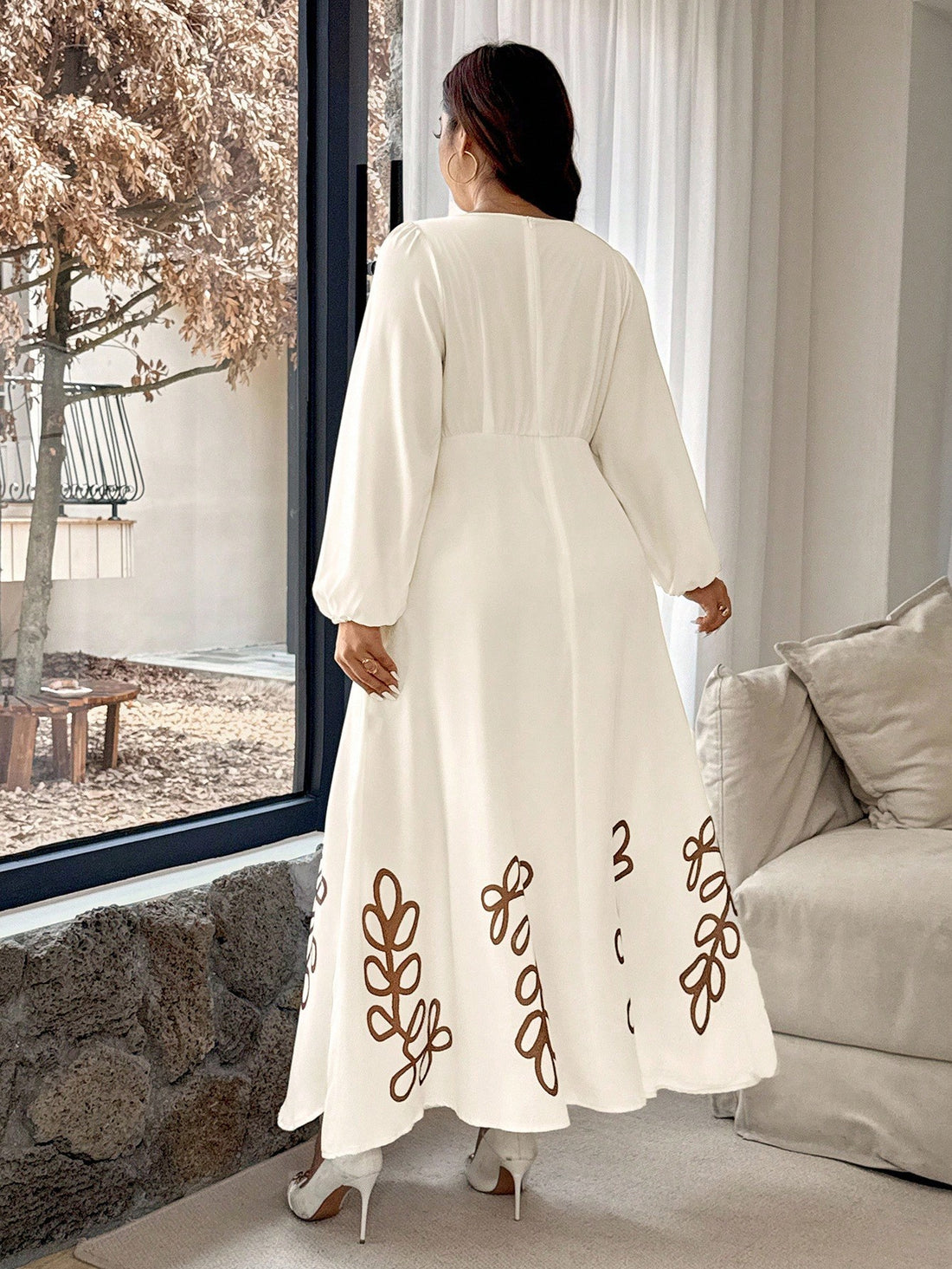 Step into fall with flair in this Elegant Plus Size Apricot A-Line Dress! Featuring charming puff sleeves and a delicate floral print, this dress adds a playful touch to your cozy autumn wardrobe. Its flattering A-line silhouette moves with you while celebrating your curves, making it perfect for pumpkin patch adventures or cozy café dates. Embrace the season in style and comfort!