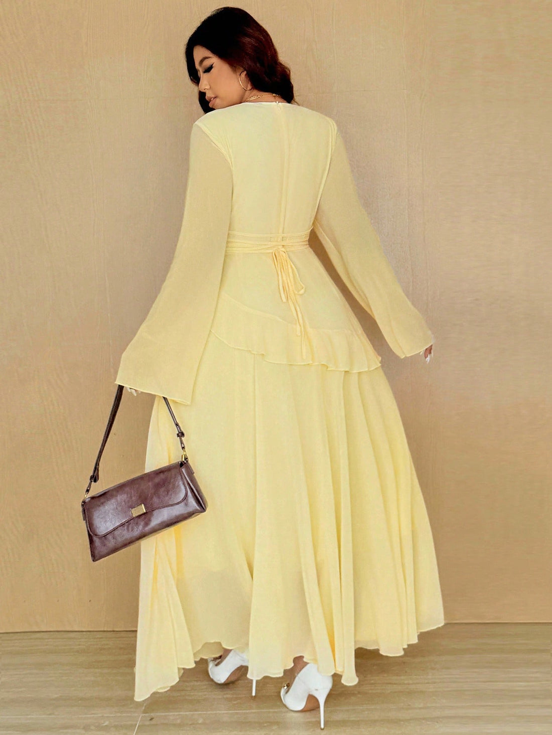 Step into cozy elegance with this Plus Size Solid Color Dress, perfect for fall romances and festive fun. Designed to flatter your curves with a graceful silhouette, it blends comfort and charm effortlessly. Whether it’s a casual brunch or an evening stroll, this dress is your go-to for turning heads with a playful, confident vibe. Embrace autumn in style and feel fabulous every step of the way!