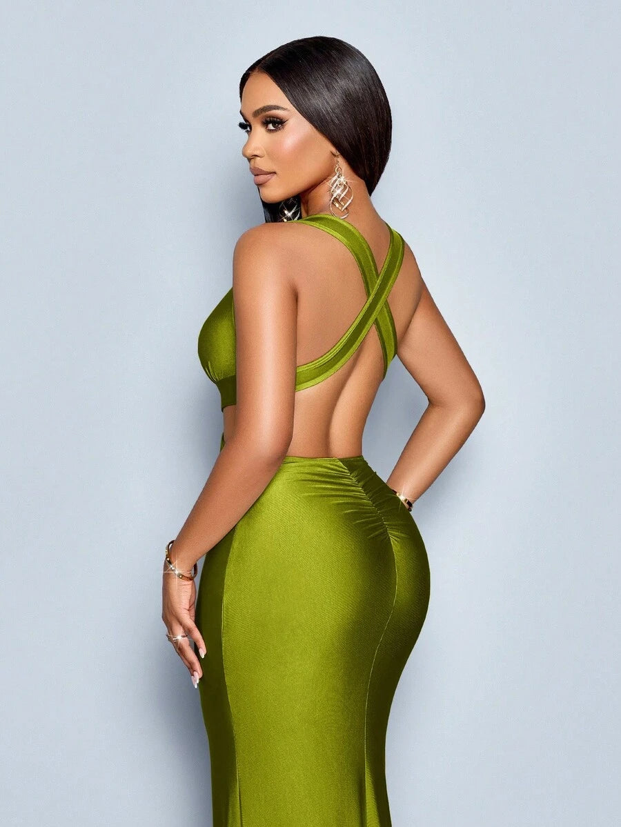 Turn heads with this Elegant Women's Backless Fishtail Maxi Dress! Featuring a sultry deep V-neck and a dramatic fishtail silhouette, it’s designed to make every occasion feel like a night to remember. The backless detail adds a flirty touch, while the flowing maxi length keeps things graceful and fun. Perfect for dancing, celebrating, or simply stealing the spotlight wherever you go!