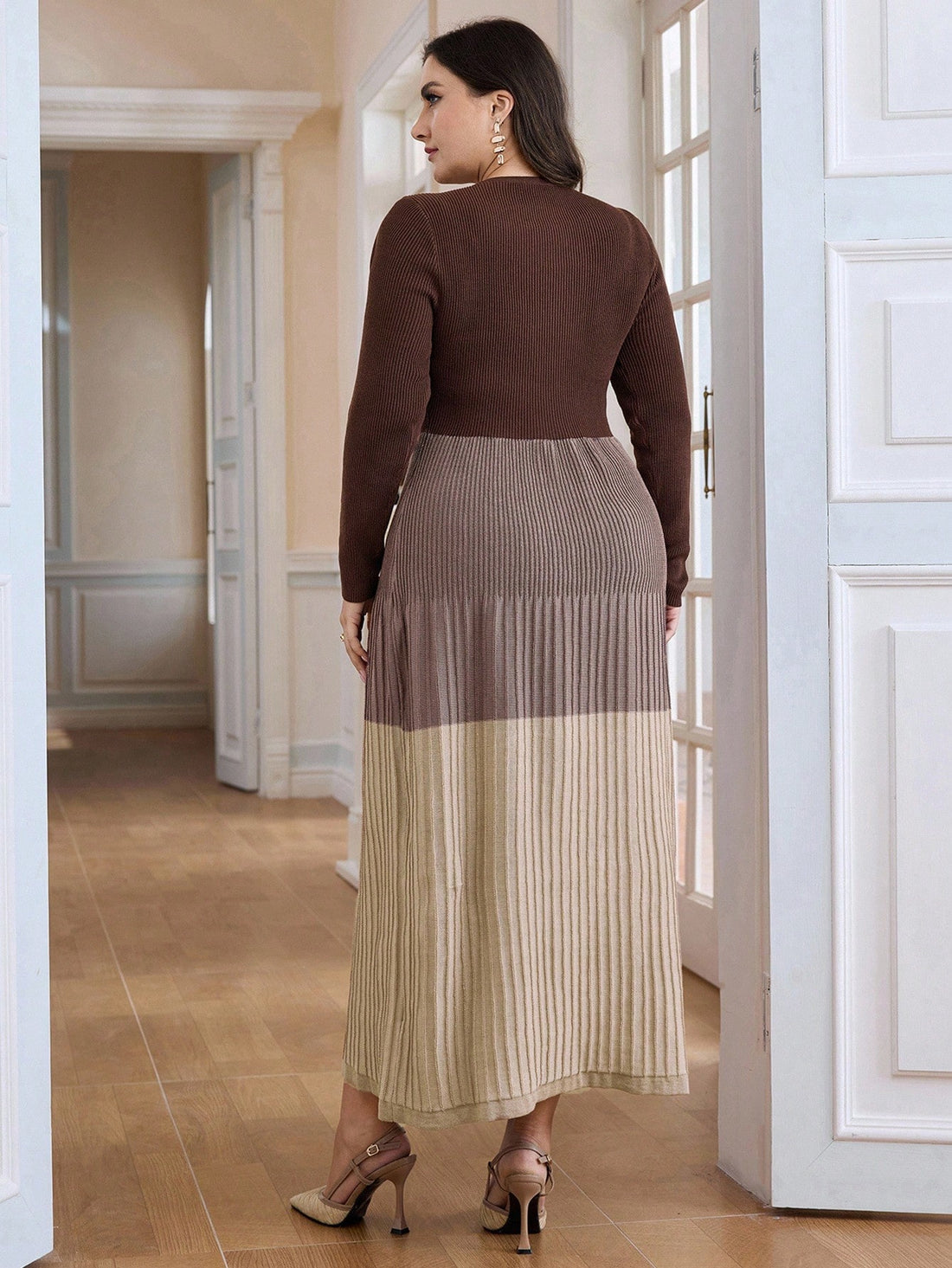 Step into cozy autumn vibes with this Elegant Plus Size Color Block Knitted Dress. The long sleeves and soft knit keep you warm while playful color blocking adds a fun twist to your fall wardrobe. Perfect for lounging or turning heads at any casual outing, this dress celebrates comfort and style in every curve.