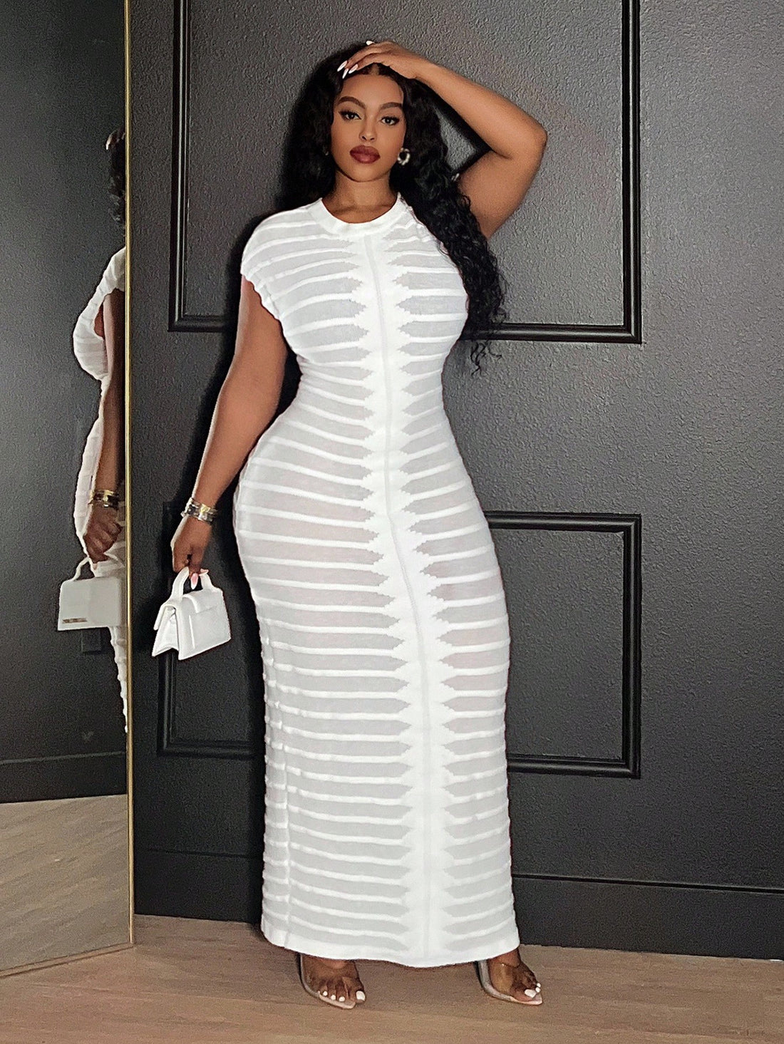 Step into the season with flair in this Elegant Autumn Ruched Maxi Dress. Featuring playful ruching and delicate sheer accents, it moves beautifully and catches the light just right. Whether you're dancing at a wedding or mingling at a party, this dress delivers effortless charm and comfort all night long.