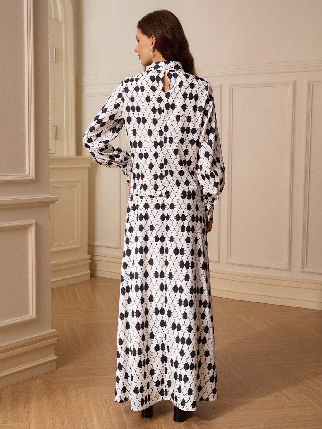 Get ready to stand out in the classroom with our chic Hazy Blue Cropped Top and Skirt Set! Perfect for back to school, this 2-piece outfit will add a touch of style and confidence to your wardrobe. With its unique design and comfortable fit, you'll be sure to make a statement!