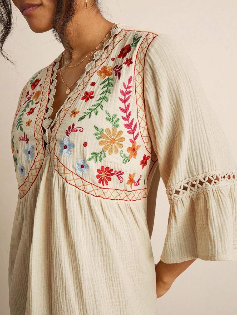 Turn heads this season with our Chic Plus Size Floral Embroidery Dress! Featuring a flattering V-neck and playful flare sleeves, it’s designed to brighten your autumn and winter days. The delicate floral embroidery adds a whimsical touch, perfect for casual outings or special occasions. Cozy yet stylish, this dress lets you embrace cooler weather with confidence and charm.