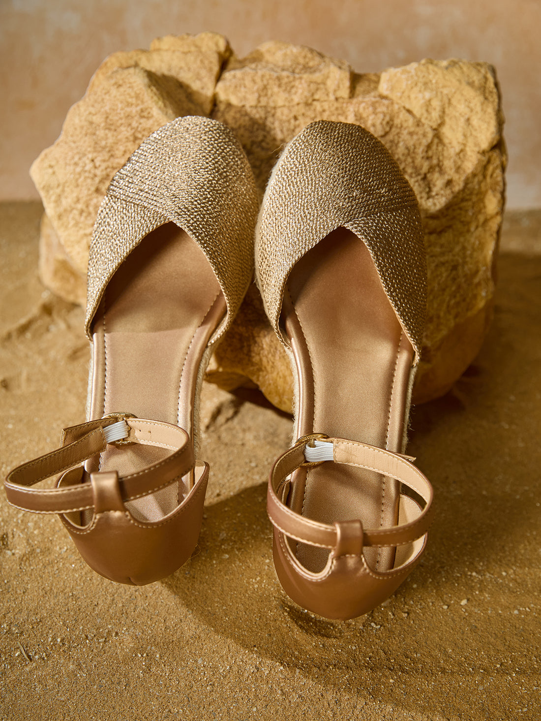 Step into autumn with these trendy closed toe woven high heel sandals! Their strappy platform wedge design adds a playful twist to your fall and Halloween outfits while keeping your feet cozy and stylish. Perfect for making a statement at any seasonal event, these sandals combine comfort and charm to elevate your look with ease.