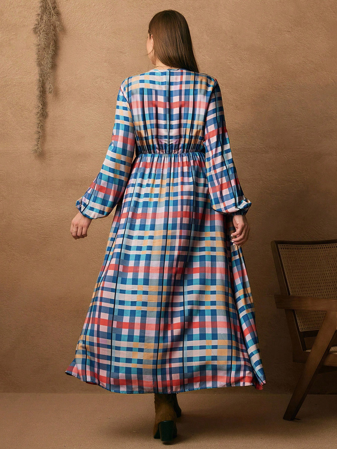 Stay cozy and chic this winter with our Elegant Plus Size Women’s V-Neck Loose Long Sleeve Casual Dress. Designed for comfort and style, its flattering loose fit and soft fabric make it perfect for holiday gatherings or festive days at home. The classic V-neck adds a touch of elegance while keeping things casual—your go-to dress for Christmas cheer that never compromises on comfort!