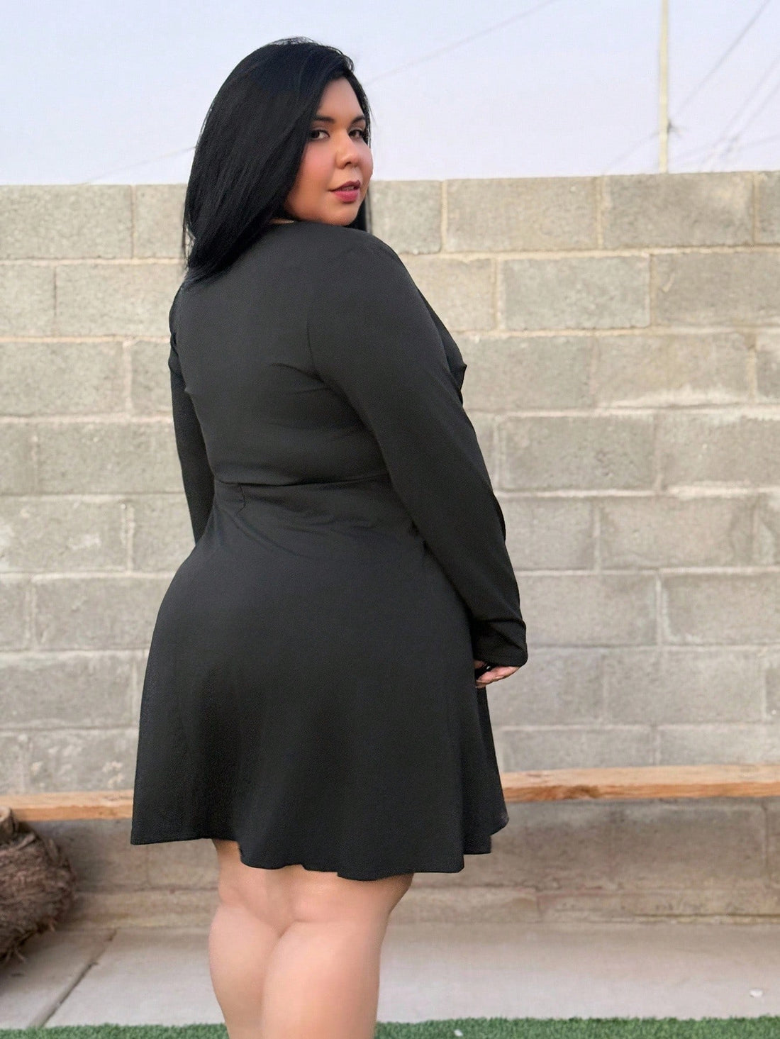 Embrace the season in style with this stunning plus-size fall dress, thoughtfully designed to celebrate your curves! The elegant long sleeves and flowing silhouette work beautifully for pear and triangle body shapes, skimming where you want and flattering where it counts. Rich autumn tones and quality fabric create an effortlessly chic look perfect for everything from casual outings to special occasions. Feel confident, comfortable, and absolutely fabulous in a dress that gets you.