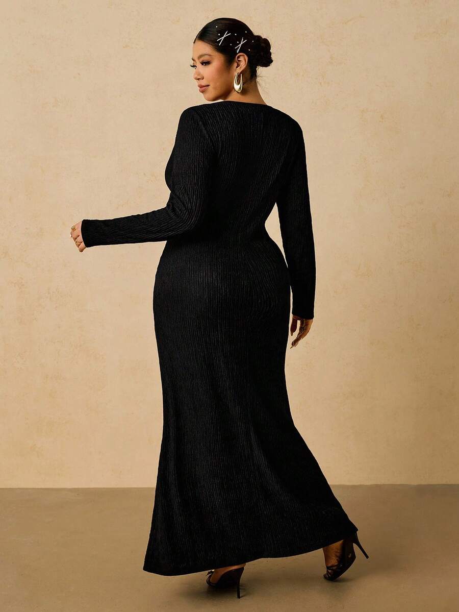 Saddle up for sophistication! This stunning plus-size western dress combines timeless elegance with modern flair. Crafted in a rich solid color with long sleeves perfect for cooler months, it features eye-catching metal hollow detailing that adds just the right amount of edge. Whether you're heading to a fall festival, winter gala, or casual night out, this dress delivers comfort and style in one fabulous package. Embrace your curves and turn heads in this versatile piece that proves western wear is always 