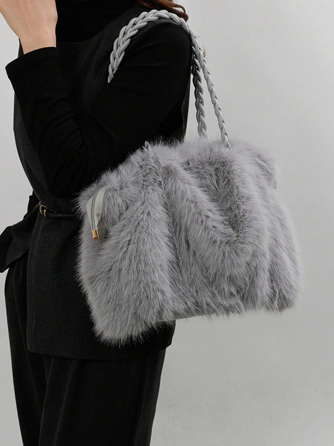 Elevate your everyday carry with this stunning shoulder bag that's equal parts chic and practical. Spacious enough to hold everything from your laptop to your lunch, it's the perfect companion for the office, weekend getaways, or spontaneous adventures. Crafted with an elegant design that transitions seamlessly from boardroom to brunch, this bag proves you don't have to choose between style and functionality. Whether you're juggling work essentials or packing for travel, this versatile beauty keeps your han