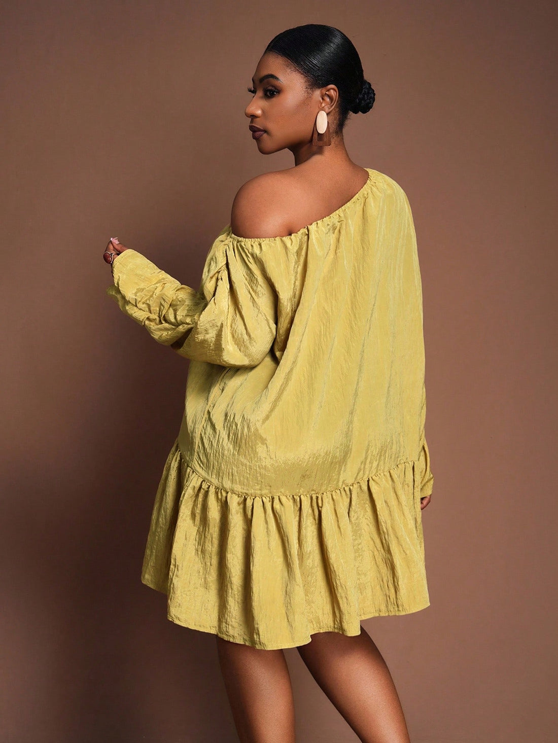 Brighten up any celebration with this Elegant Plus Size Yellow Dress, featuring a flirty ruffle hem that adds fun movement to your every step. Perfect for parties and special occasions, its vibrant color and flattering silhouette make sure you stand out with confidence and charm. Embrace your curves and let your playful side shine in this joyful, eye-catching dress.