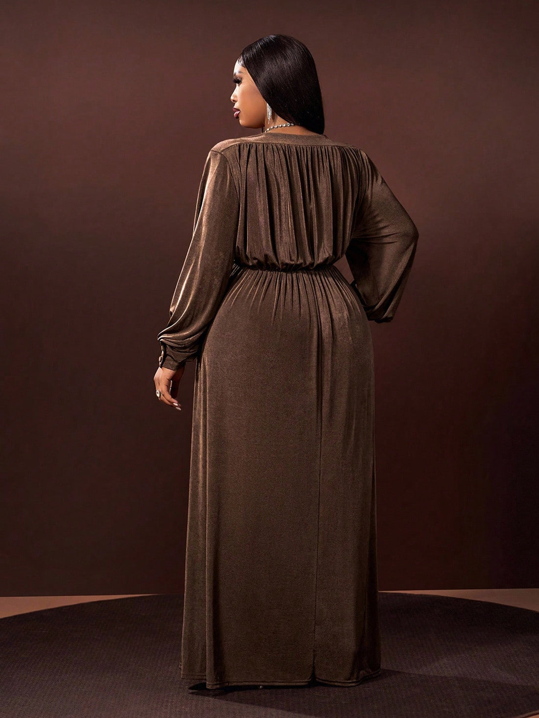 Bring boho chic to every occasion with this Elegant Plus Size V-Neck Lantern Sleeve Dress. Designed for autumn-winter 2025, its flowing silhouette and playful lantern sleeves offer cozy comfort and stylish flair. Perfect for dancing at music festivals, exploring new destinations, or strolling the beach, this dress combines freedom and elegance effortlessly. Embrace your adventurous side with a look that’s as lively and spirited as you are!