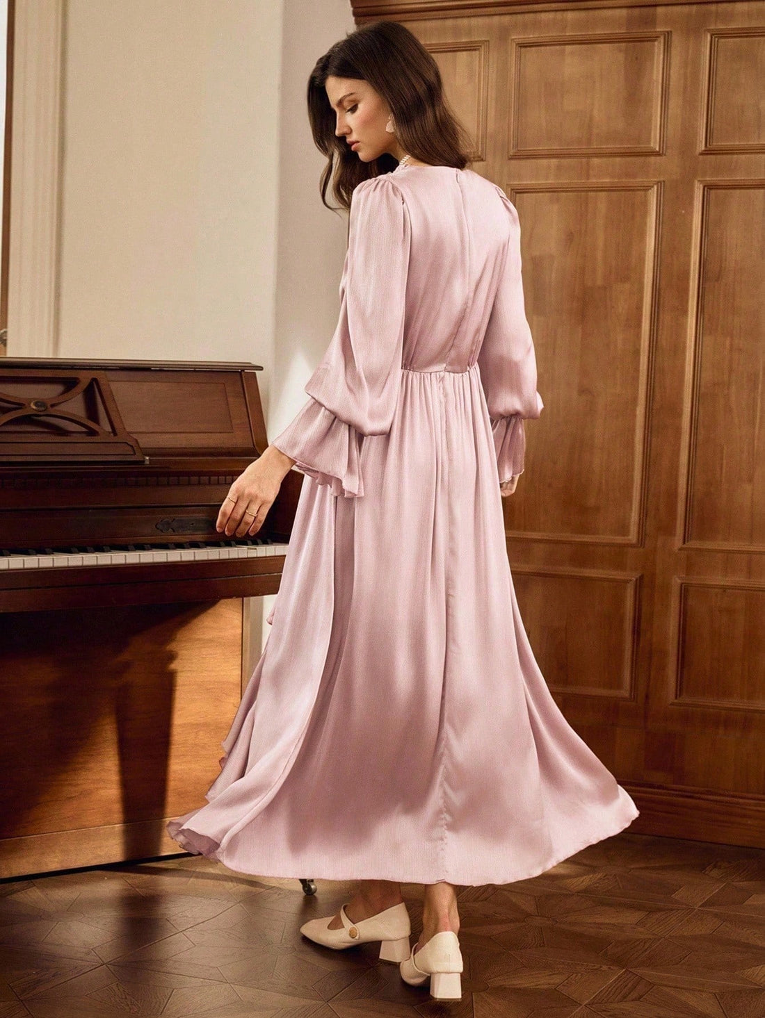 Drape yourself in pure elegance with this show-stopping flowing dress that's basically autumn's love letter to your wardrobe. Adorned with shimmering rhinestones and delicate lace detailing, this piece transforms any occasion into something special. The graceful silhouette moves beautifully with you, creating an effortlessly chic vibe that turns heads without trying too hard. Whether you're heading to a dinner date or a night out with friends, this dress delivers that perfect blend of sophistication and fun