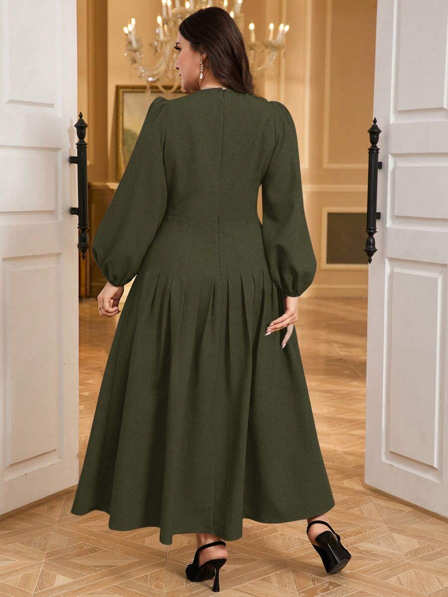 Elevate your wardrobe with this stunning plus-size dress that proves elegance has no size limit! The charming lantern sleeves add a whimsical touch while the solid color keeps things timelessly chic. Perfect for everything from brunch dates to evening events, this dress flatters your figure and lets your personality shine. Slip it on and feel the confidence boost—because looking fabulous should always be this easy and fun!