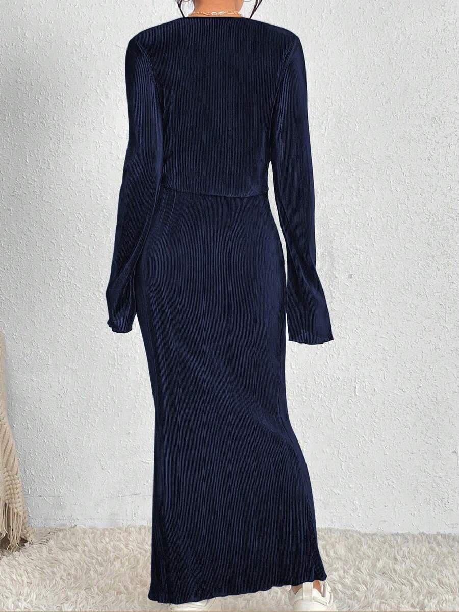 Elevate your autumn wardrobe with this charming two-piece set! The soft, solid lettuce trim tee features delicate scalloped edges that add a touch of feminine flair, while the mermaid hem skirt brings movement and playful sophistication to your look. Perfect for layering on cooler days or styling solo when the weather cooperates, this set strikes the ideal balance between comfort and style. Whether you're heading to brunch, running errands, or meeting friends, you'll feel effortlessly put-together and ready