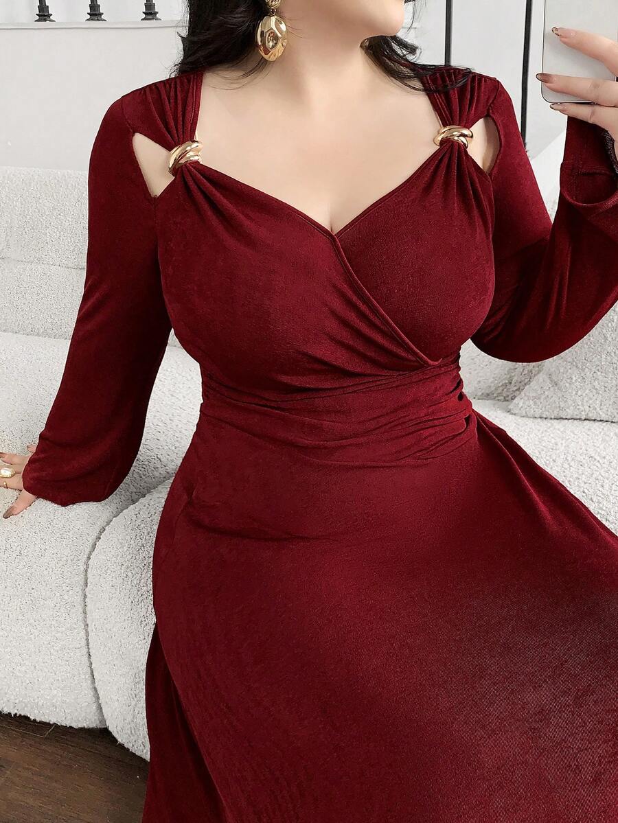 Elevate your wardrobe with this stunning plus-size dress that's equal parts sophisticated and fun! The flattering sweetheart neckline frames your silhouette beautifully, while shimmering metal accents add just the right touch of glamour. Available in rich, versatile solid colors, this dress transitions effortlessly from brunch to evening events. The thoughtfully designed fit celebrates your curves with confidence and comfort. Perfect for anyone who refuses to compromise on style—because looking fabulous sho