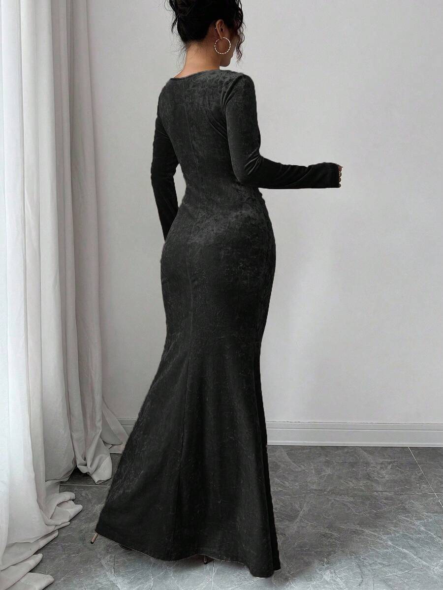 Slip into sophistication with this stunning velvet bodycon dress that hugs you in all the right ways. Luxe pearl embellishments add a touch of glamour, while the playful ruffle hem keeps things flirty and fun. Whether you're heading to a holiday party, a cozy date night, or ringing in the season at your favorite gathering, this dress is your go-to showstopper. The rich velvet fabric feels as amazing as it looks, making you feel confident and fabulous from the moment you put it on. Dress it up with heels or 