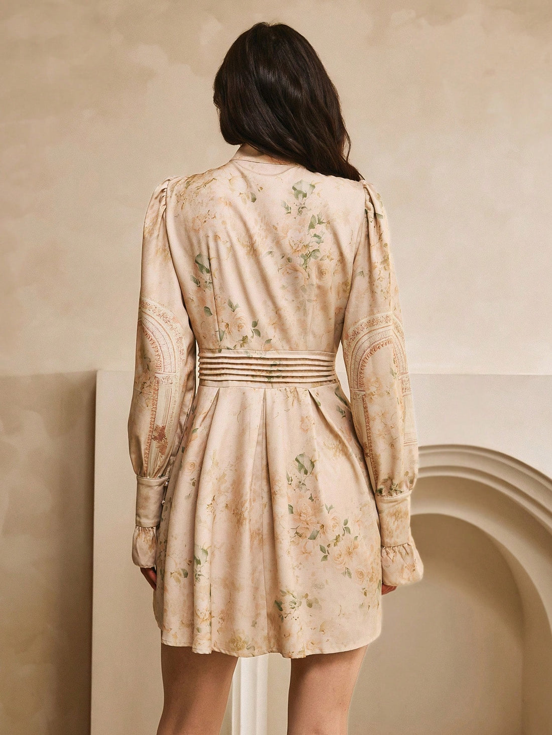 Add a touch of elegance to your wardrobe with our Women's Short V-Neck French Vintage Dress! Perfect for autumn and winter parties, this dress will make you stand out in style. With its classic yet chic design, you'll be sure to turn heads wherever you go!