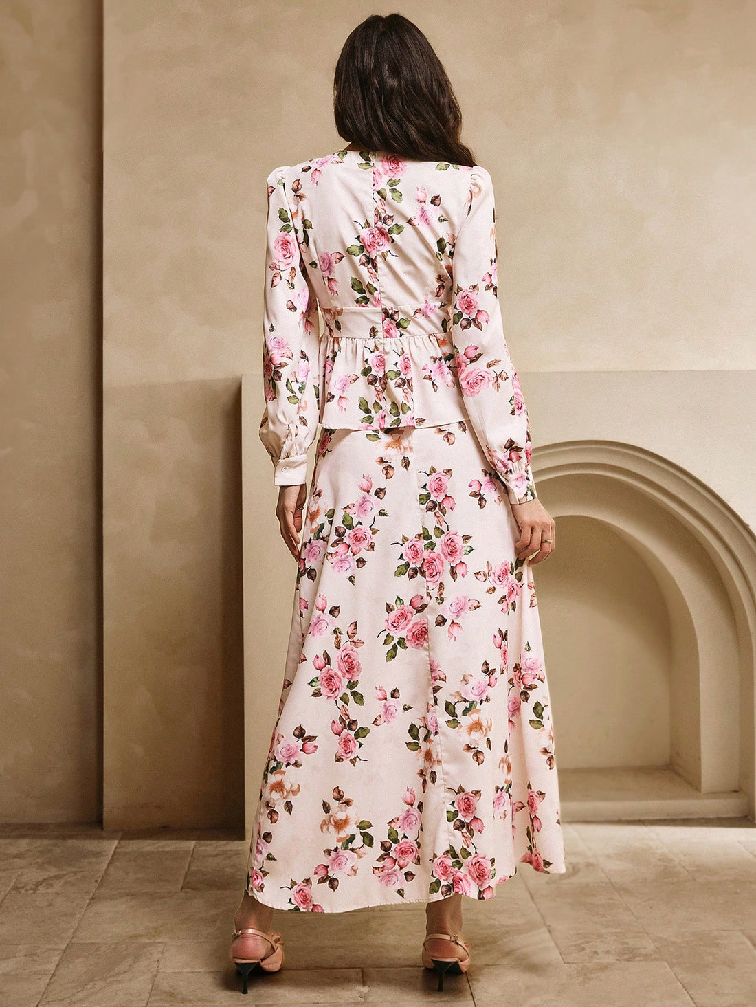 Be the life of the party with our Elegant Floral V-Neck 2-Piece Women's Outfit! Featuring a beautiful floral design, a flattering V-neckline, and a fun tie bow, this outfit is the perfect choice for any celebration. Stand out in style and turn heads with this must-have ensemble. Perfect for all seasons!