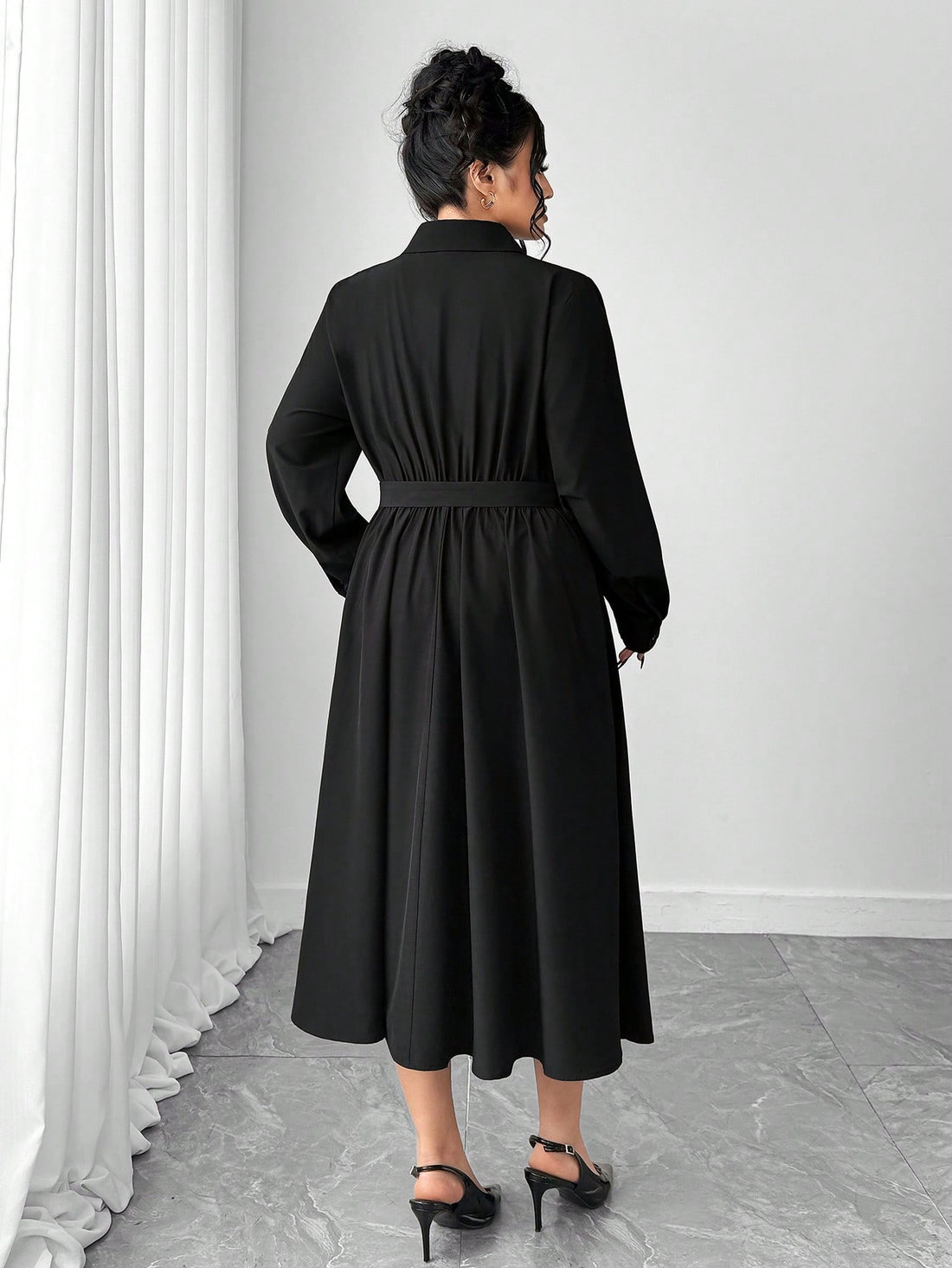 Embrace the season in style with this plus-size woven dress that's equal parts elegant and effortlessly chic. Crafted with a flattering silhouette, it's perfect for autumn adventures—whether you're heading to brunch, the office, or a casual night out. The quality woven fabric drapes beautifully while keeping you comfortable all day long. This versatile piece pairs easily with your favorite boots, sneakers, or statement jewelry. Because looking fabulous shouldn't require a second thought, this dress does the