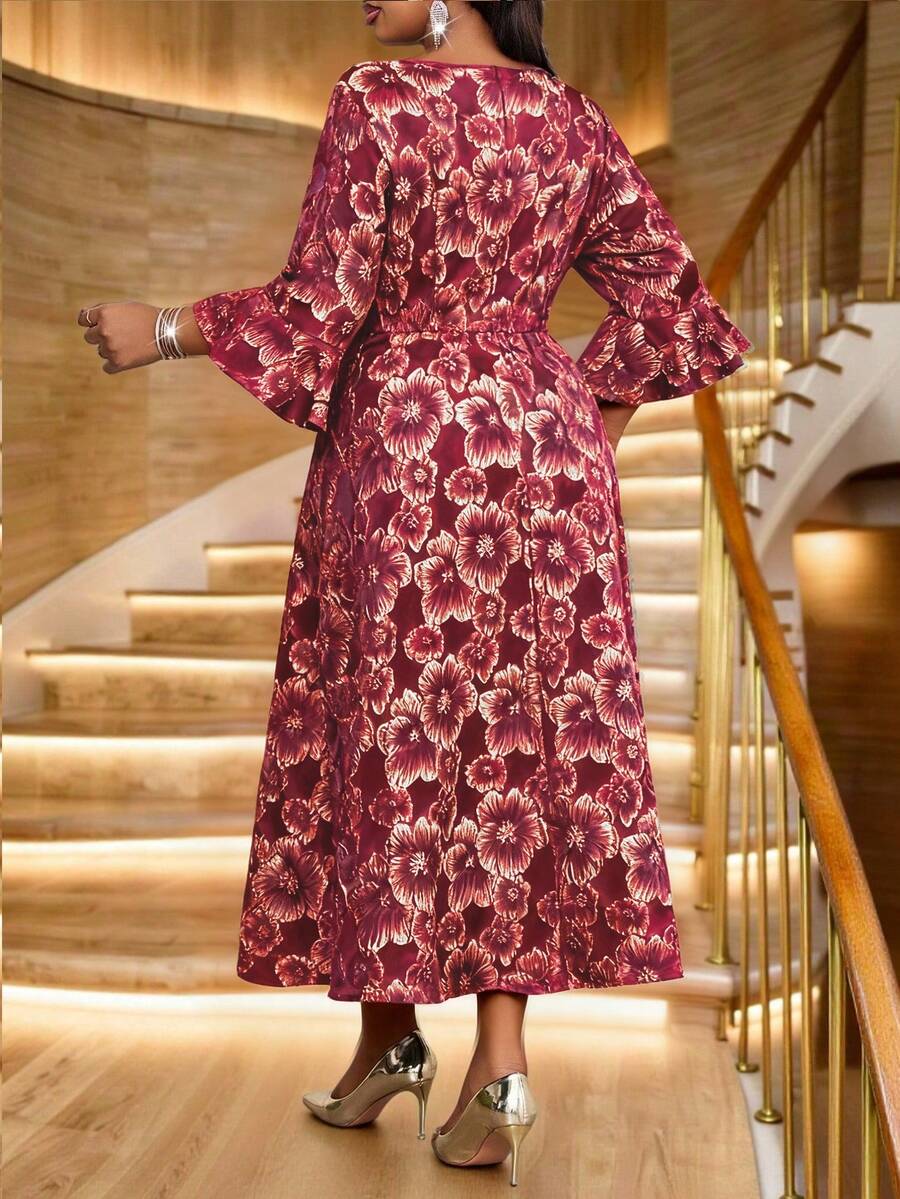 Elevate your celebration style with this stunning plus-size floral jacquard midi dress—the perfect companion for autumn and winter festivities. Crafted with intricate floral patterns woven throughout the luxurious jacquard fabric, this dress brings timeless elegance to every party and wedding you attend. The flattering midi length offers sophisticated coverage while the rich textures and seasonal hues create an effortlessly chic look. Whether you're dancing at a winter gala or celebrating in style, this dre