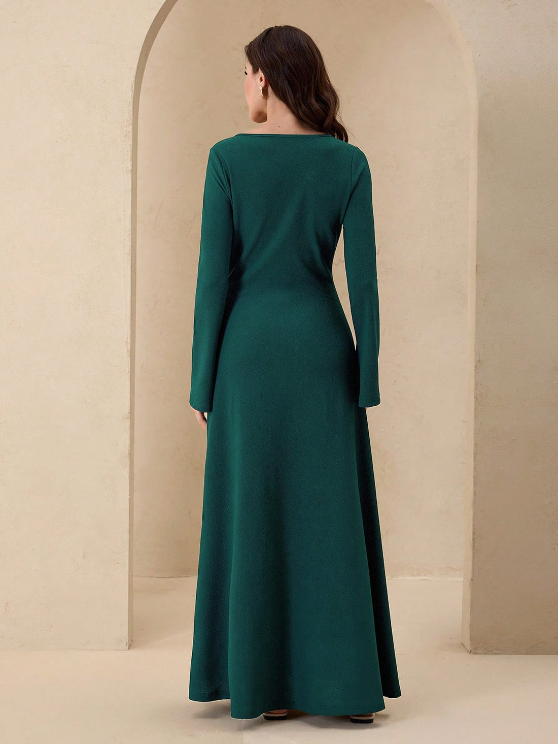 Elevate your seasonal wardrobe with this stunning long-sleeve dress that's equal parts sophisticated and show-stopping. The exposed boning detail adds an edgy architectural element that catches every eye, while the flowing silhouette keeps things effortlessly elegant. Whether you're heading to a holiday party or a night out with friends, this autumn-winter essential delivers drama and polish in one gorgeous package. Dress it up with heels and statement jewelry, or keep it cool with sneakers for an unexpecte