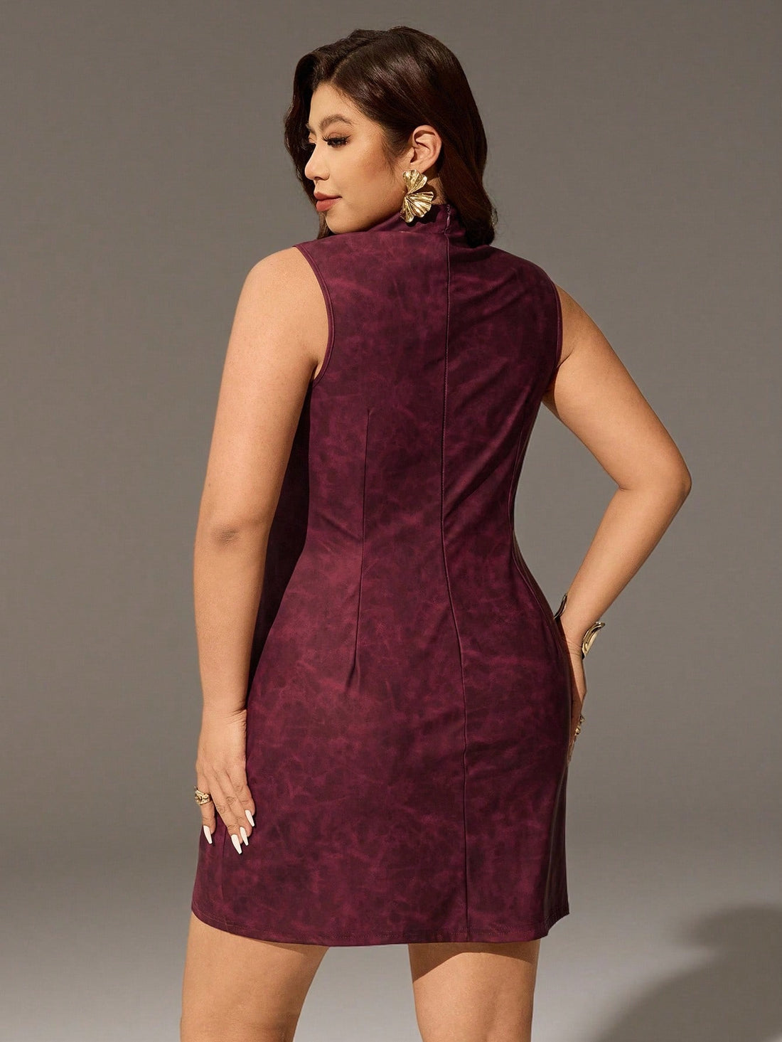 Raise the bar at your next autumn soirée in this stunning wine red pleated dress! Crafted for the modern plus-size woman, this short number features elegant pleating that flatters your silhouette while keeping things fun and flirty. The rich burgundy hue transitions seamlessly from fall gatherings to winter celebrations, making it your go-to party essential. Comfortable, chic, and undeniably fabulous—because looking good should feel just as amazing as it looks!