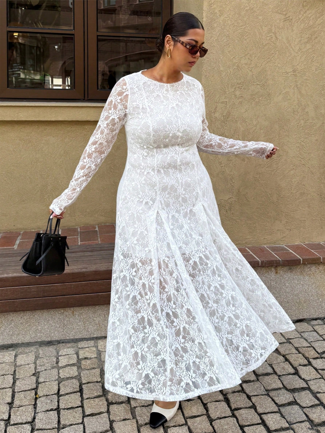 Embrace the season in timeless elegance with this stunning plus-size white winter dress. Crafted for those magical moments—whether you're attending a holiday gala, celebrating a winter wedding, or making a grand entrance at a Christmas party—this luxe piece delivers sophistication with a playful twist. The flowing silhouette flatters every curve while the crisp white hue keeps things fresh and festive. Perfect for creating unforgettable memories in style, this dress proves that elegance knows no size. Dress