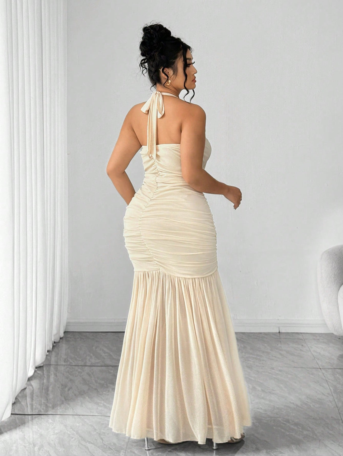 Embrace timeless elegance with this plus-size knitted maxi dress, inspired by classic French sophistication. The bodycon silhouette flatters your curves while the luxurious knit fabric keeps you cozy through autumn and winter festivities. Perfect for holiday parties, date nights, or any celebration calling for effortless chic style. Vintage-inspired details meet modern comfort in one show-stopping piece that transitions seamlessly from season to season.