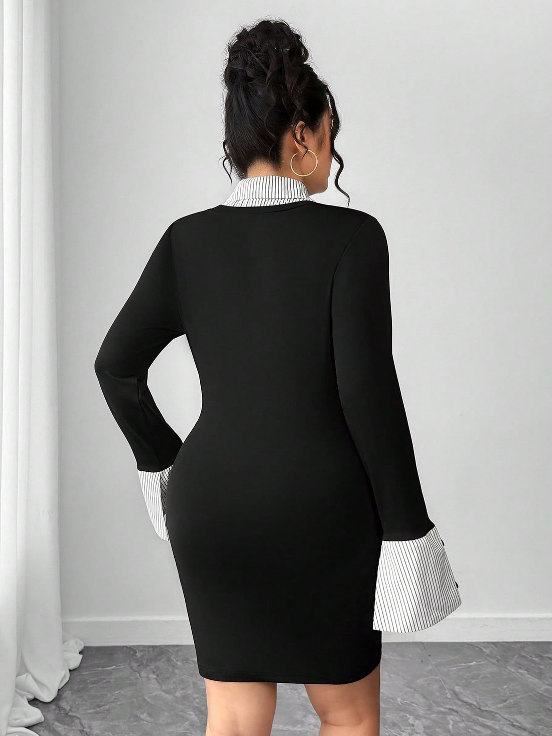 Embrace the season in style with this plus-size knitted dress that hugs your curves just right. Crafted from cozy autumn knit fabric, this short dress strikes the perfect balance between elegant and effortlessly chic. The form-fitting silhouette flatters your figure while the soft, breathable material keeps you comfortable all day long. Whether you're heading to brunch or a casual night out, this versatile piece pairs beautifully with boots, sneakers, or your favorite accessories. Dress it up or down—this a