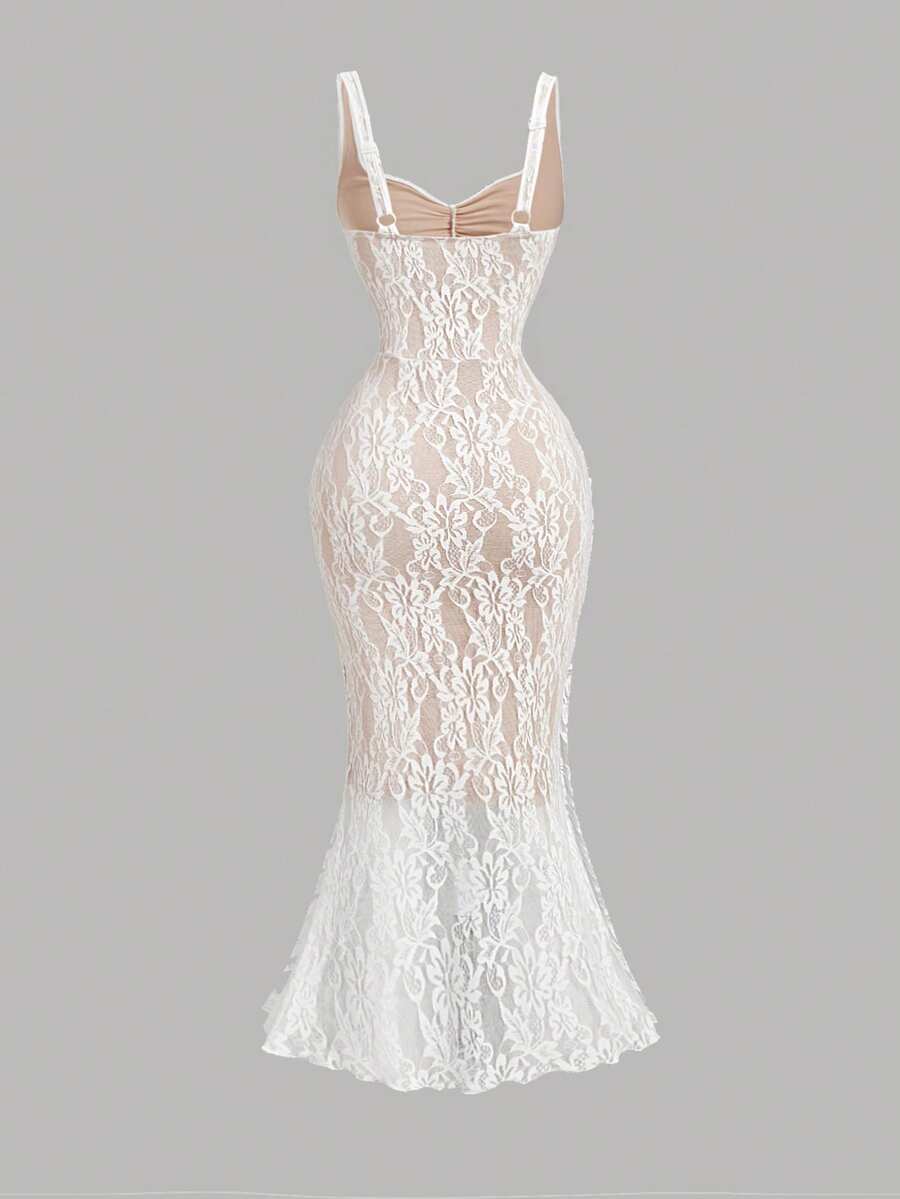 Experience the breathtaking fusion of heritage lace artistry and sharp, modern architectural tailoring. This stunning ruffle-hem ensemble is meticulously designed for the woman who values a high-fashion, "quiet luxury" approach to seasonal dressing—the ultimate centerpiece for prestigious garden retreats, exclusive wedding soirées, and high-authority summer galas.
