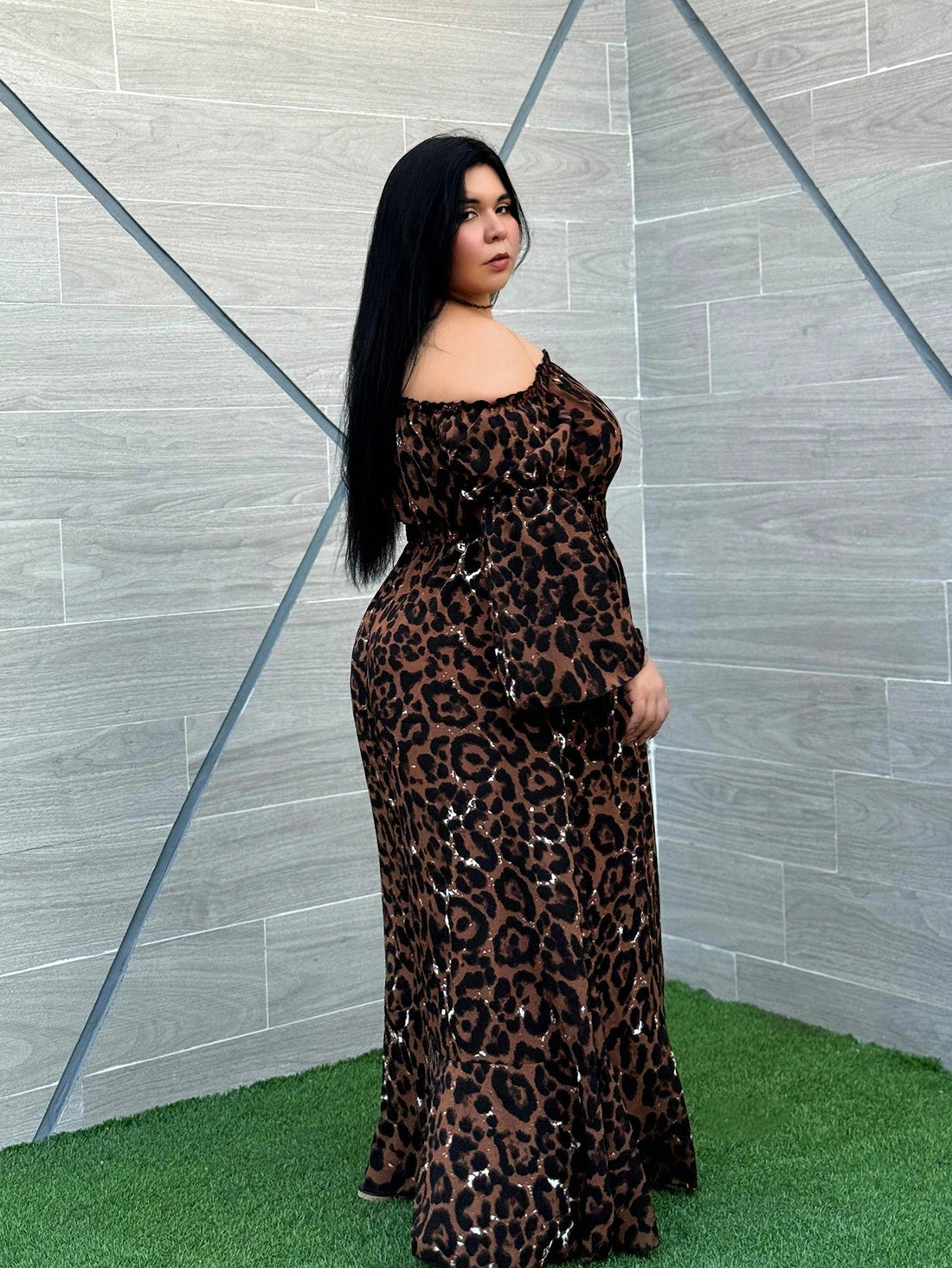 Embrace your curves with this fabulous leopard print A-line dress, designed to celebrate pear-shaped figures with flattering proportions. The tie-front detail cinches at the waist while the flowing skirt skims over hips, and the playful ruffle hem adds movement and personality. Perfect for beach getaways, autumn strolls, or cozy winter gatherings, this bohemian beauty transitions seamlessly through seasons. The plus-size cut ensures comfort without compromise, giving you room to move and groove in style. Wh