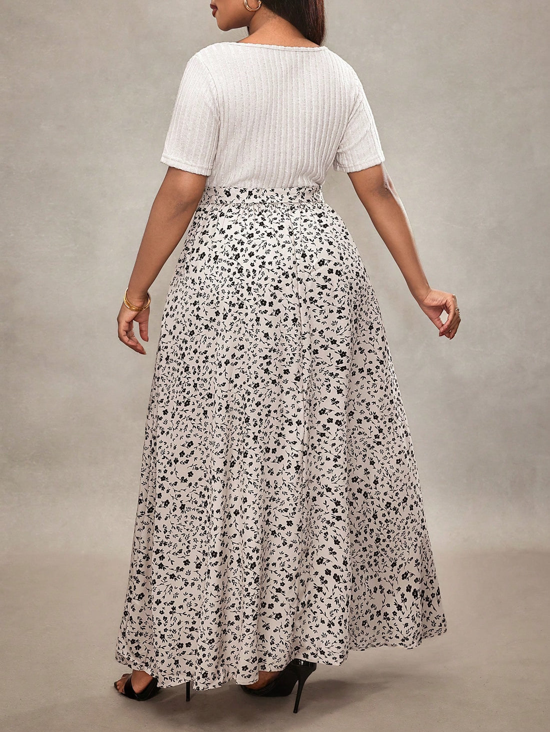 Embrace your curves with this stunning boho floral dress designed specifically for pear-shaped figures. The asymmetric hem and strategic side slit create a flattering silhouette that celebrates your natural shape while keeping you cool and comfortable all summer long. Flowing fabric drapes beautifully, while the playful floral print adds a touch of whimsy to your warm-weather wardrobe. Perfect for beach days, garden parties, or casual adventures—this plus-size beauty lets you feel confident and fabulous in 