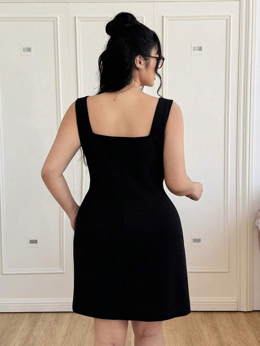 Exude Empowered Sophistication in Our Plus Size Black Sleeveless Suspender Dress!

Experience the breathtaking fusion of academic heritage and sharp, modern architectural tailoring. This stunning black suspender dress is meticulously designed for the woman who values a high-fashion, "quiet luxury" approach to milestone dressing—the ultimate centerpiece for prestigious graduation ceremonies, exclusive spring celebrations, and high-authority seasonal gatherings.

Iconic Suspender Artistry: Featuring masterful