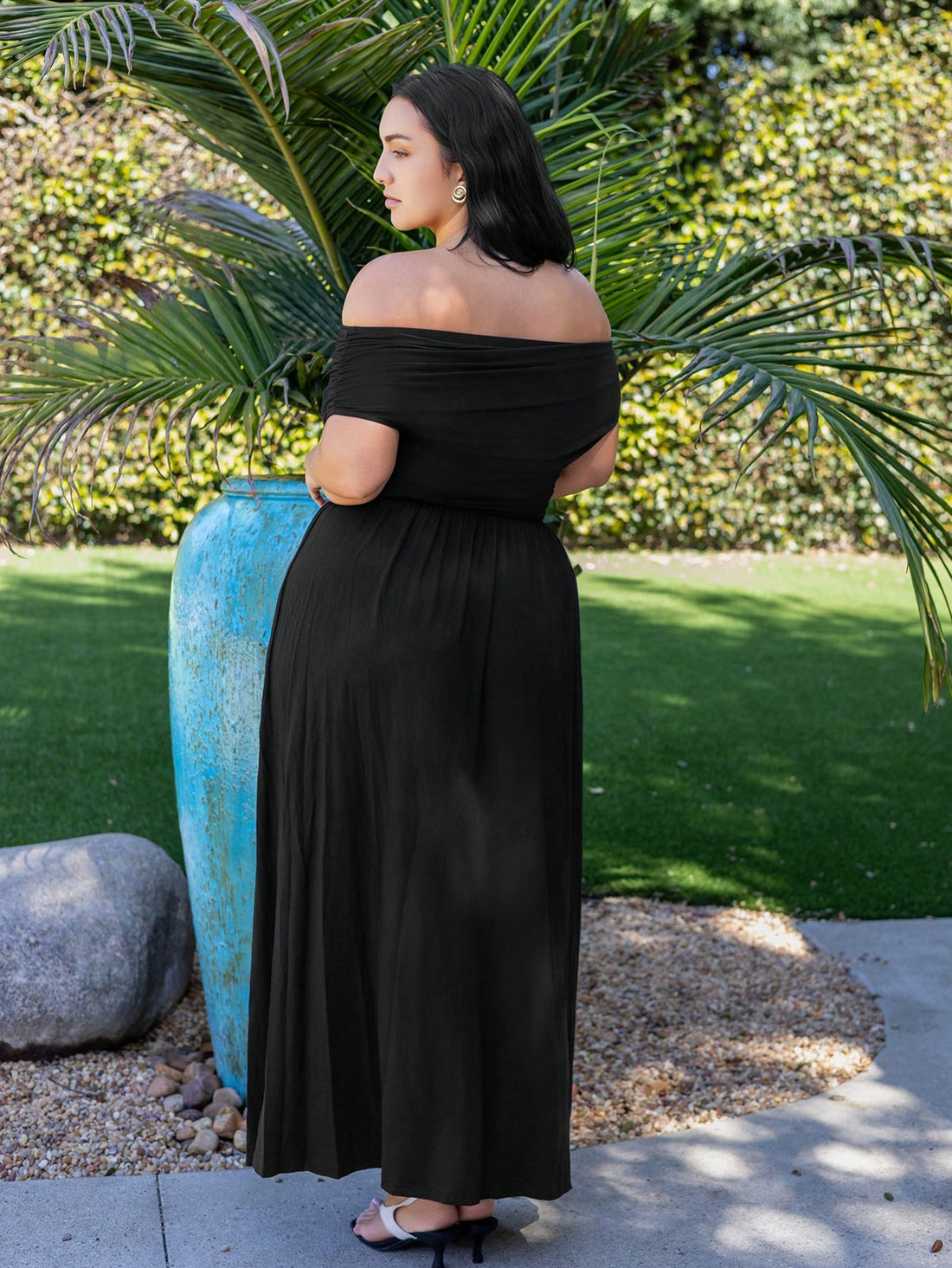 Celebrate in style with this stunning off-shoulder dress designed specifically for pear-shaped figures. The flattering cut draws attention upward while the stretchy, breathable fabric moves with you all night long. Perfect for birthdays, parties, or any occasion worth dressing up for, this plus-size beauty combines comfort with undeniable elegance. The off-shoulder neckline adds a touch of sophistication, while the forgiving stretch ensures you'll feel confident and fabulous from the first toast to the fina