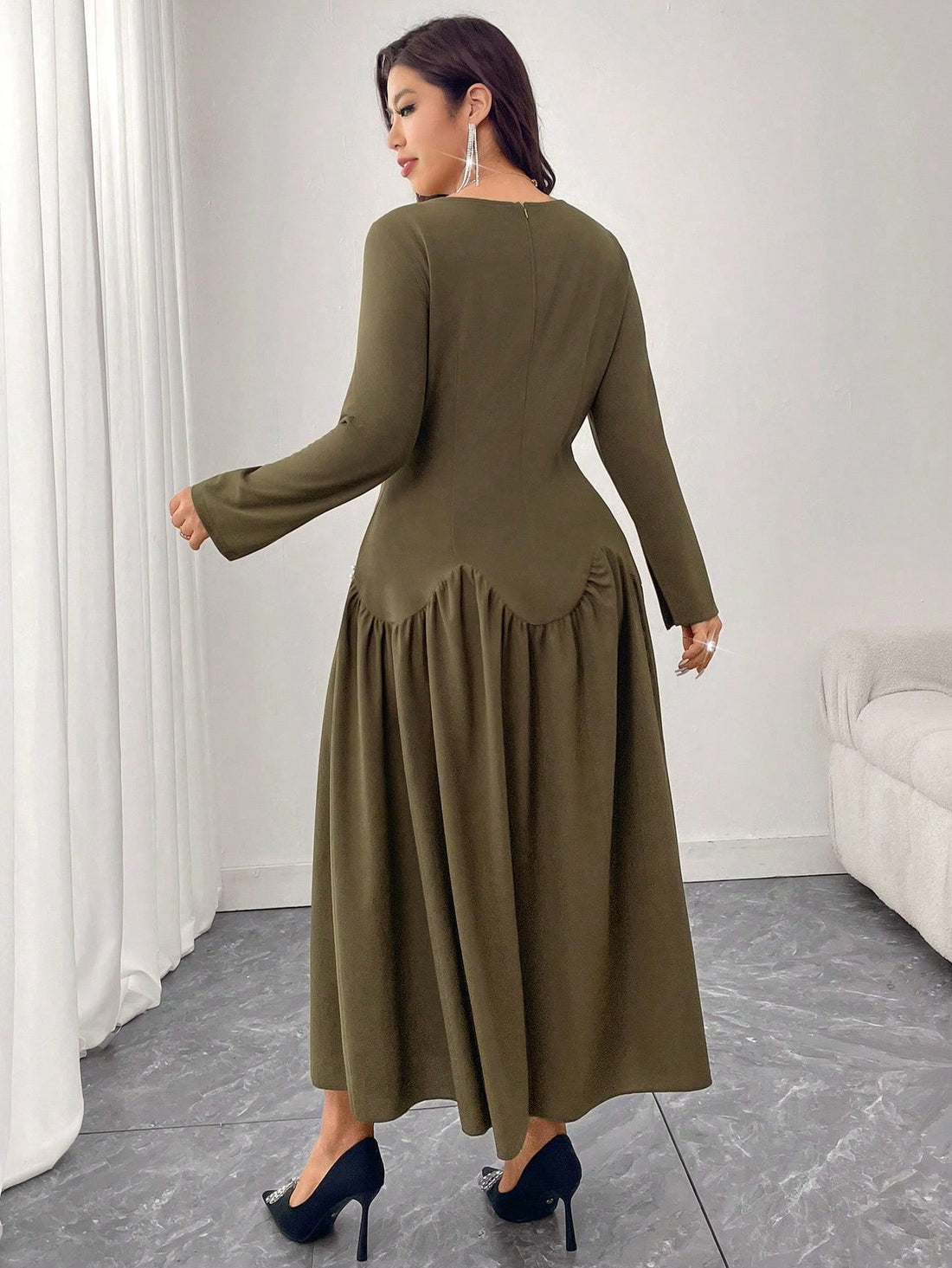 Make a statement in this stunning plus-size green A-line dress that's equal parts sophisticated and fun! The flowing silhouette flatters every curve, while delicate pearl embellishments add just the right touch of glamour. Long sleeves keep things elegant and versatile, perfect for everything from dinner dates to special occasions. You'll feel confident, comfortable, and absolutely fabulous in this wardrobe essential that celebrates your style with playful sophistication.