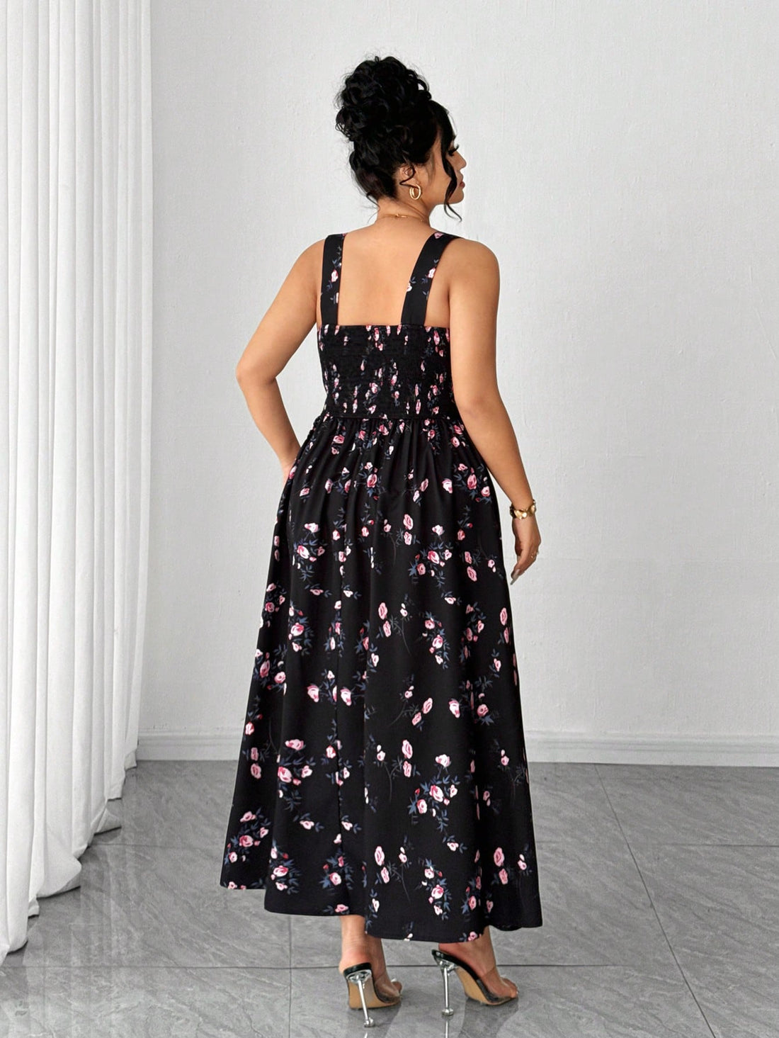 Bloom into confidence with this stunning plus-size floral dress that's ready to steal the show! Featuring a vibrant, eye-catching print that celebrates nature's beauty, this sleeveless wonder keeps you cool and comfortable through warm weather adventures. The elegant silhouette flatters your curves while the breathable fabric moves with you—whether you're brunch-bound or garden-party-ready. Dress it up with heels and jewelry or keep it casual with sneakers for effortless style that works from spring flings 