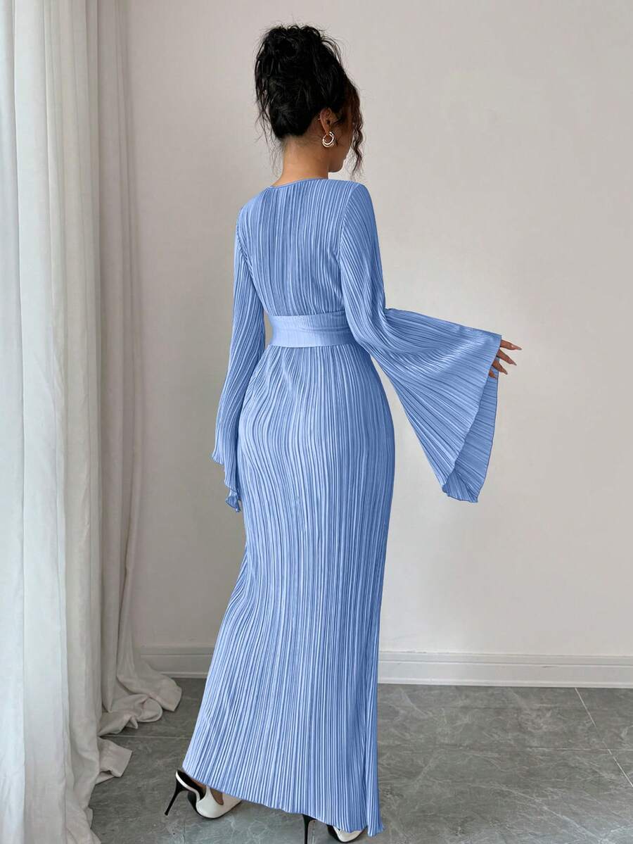 Exude Timeless Sophistication in Our Elegant Solid Color Pleated Dress!

Experience the breathtaking fusion of architectural precision and fluid, romantic tailoring. This stunning pleated masterpiece is meticulously designed for the woman who seeks a sharp, high-fashion silhouette—the ultimate centerpiece for prestigious formal events, creative office environments, and sophisticated evening social gatherings.

Dynamic Pleated Artistry: Featuring precision-engineered pleats that catch the light with every mo