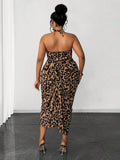 Image 5 - neckline detail of Plus Size Women’s Tie Dye Pleated Casual Halter Neck Dress for Trendy Party Outings