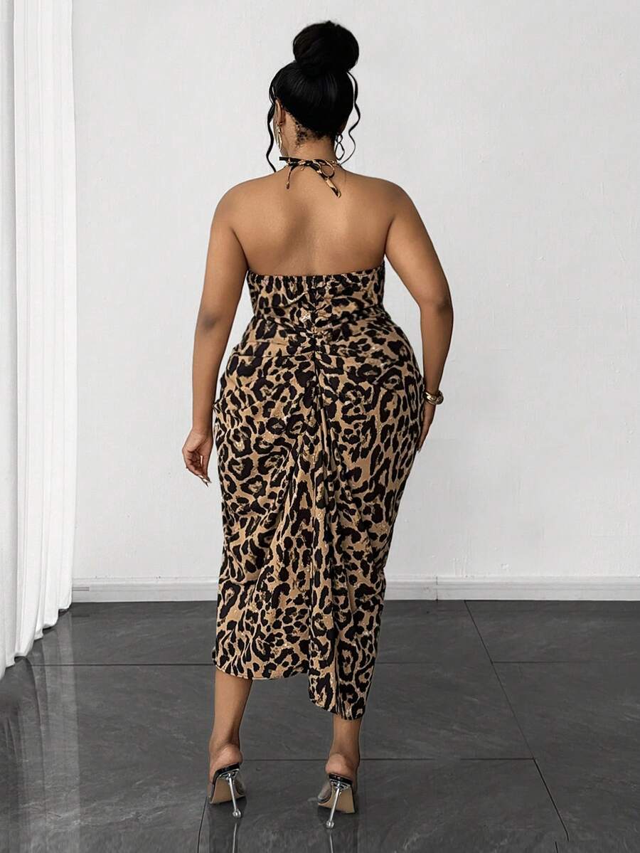 Image 5 - neckline detail of Plus Size Women’s Tie Dye Pleated Casual Halter Neck Dress for Trendy Party Outings