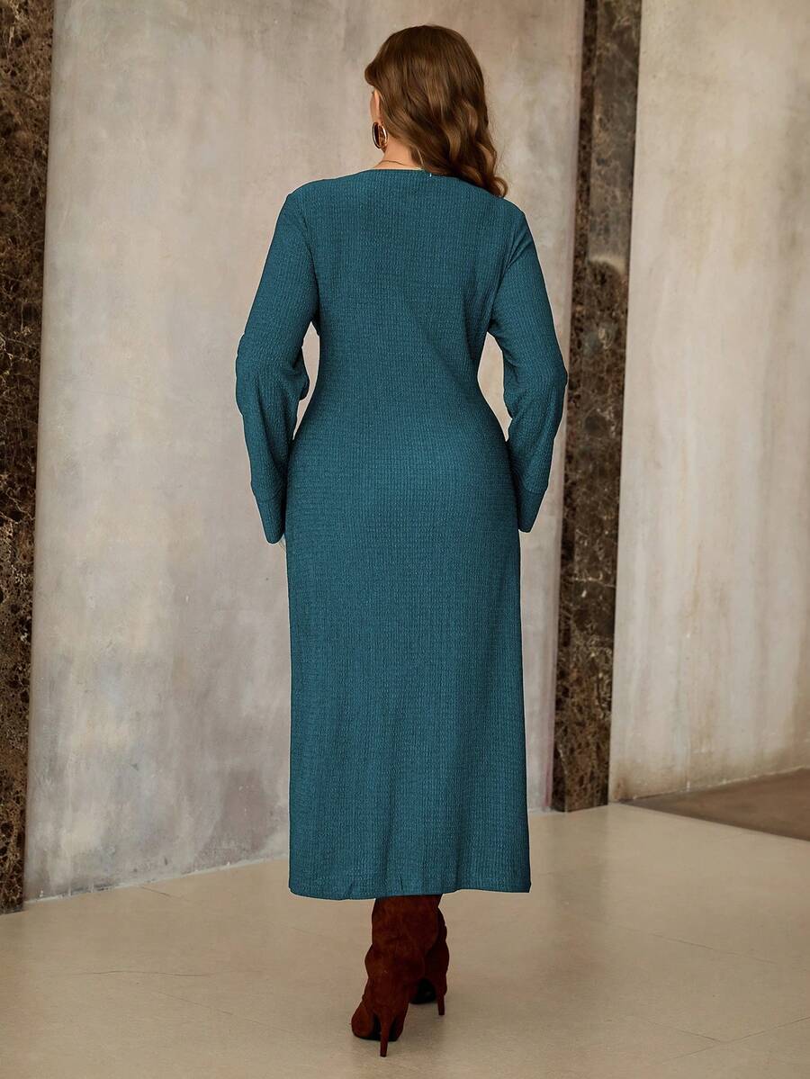 Experience the breathtaking fusion of professional heritage and sharp, modern architectural tailoring. This stunning button-detailed ensemble is meticulously designed for the woman who values a high-fashion, "quiet luxury" approach to versatile dressing—the ultimate centerpiece for prestigious office environments, exclusive vacation retreats, and high-authority special occasions.
