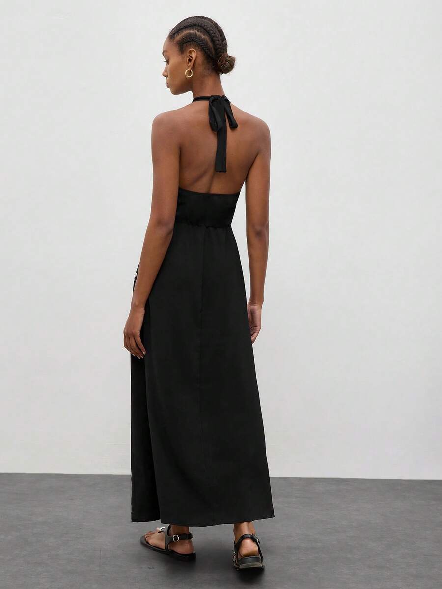 Women's Long A-Line Halter Neck Dress - Sleek Sleeveless V-Neck Vacation Style 