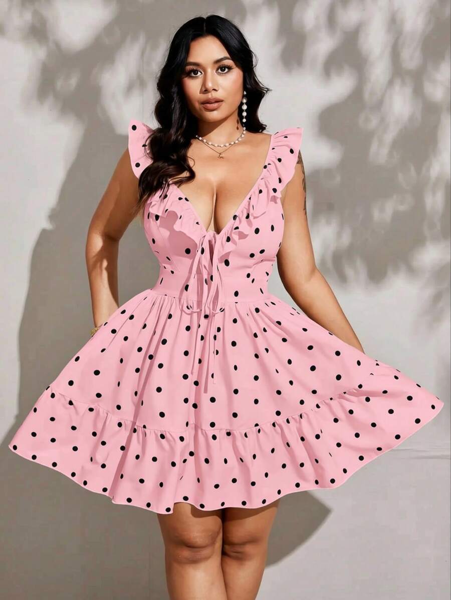 Experience the breathtaking fusion of mid-century cinematic heritage and sharp, modern architectural tailoring. This stunning polka dot ensemble is meticulously designed for the woman who values a high-fashion, "quiet luxury" approach to occasion dressing—the ultimate centerpiece for prestigious garden weddings, exclusive afternoon teas, and high-authority romantic retreats.