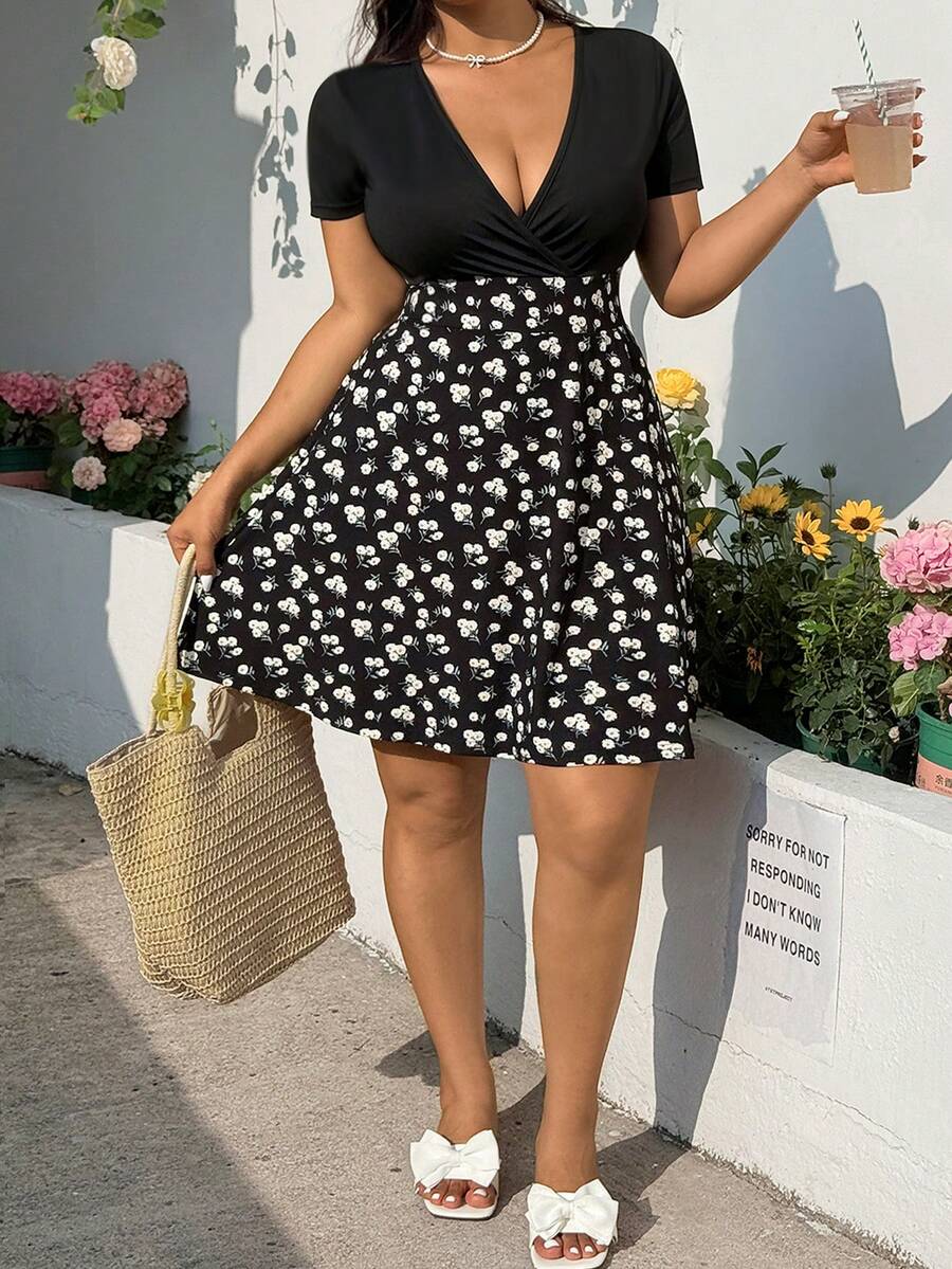 Plus size surplice V neck fit and flare summer dress variant image 15