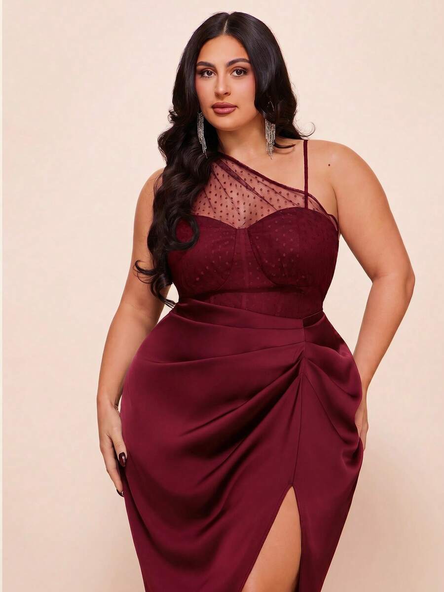 Hem detail of Elegant Plus Size Black Mesh Slit Hem Midi Dress for Vacations and Celebrations for plus size dress styling