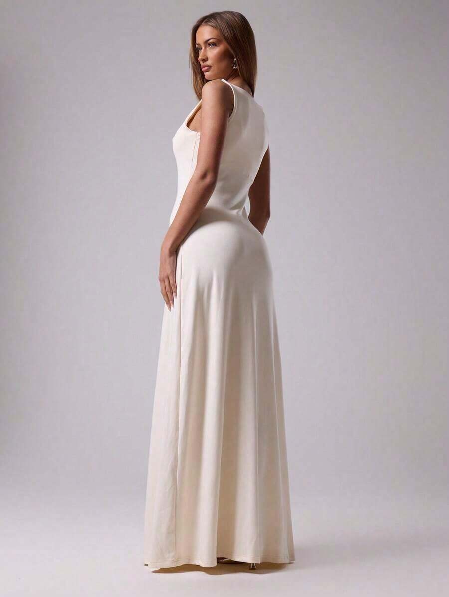 Detail view of Elegant Round Neck Drop Armhole Maxi Dress for Women - Perfect for Graduation, Weddings, and Beach Vacations for women styling