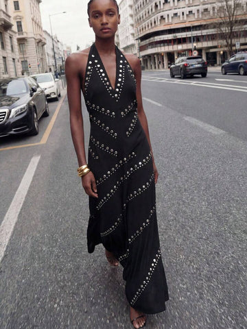 Women's Long A-Line Halter Neck Dress - Sleek Sleeveless V-Neck Vacation Style 