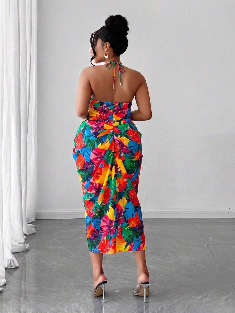 Image 11 - fit detail of Plus Size Women’s Tie Dye Pleated Casual Halter Neck Dress for Trendy Party Outings